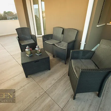 Queen Luana Apartament Mestre